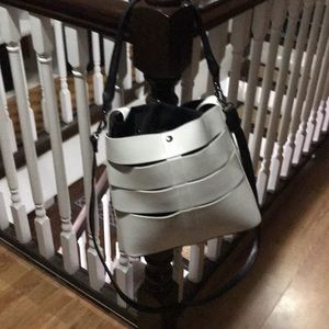 Fabletics white shoulder/crossover purse. NWT